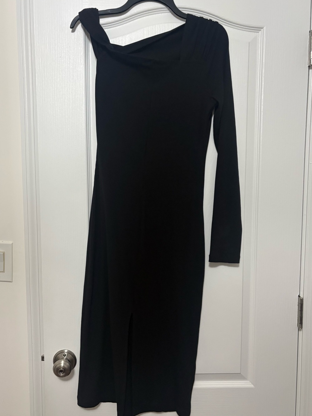 Fifteen Twenty Black One-Shoulder Long Sleeve Dress